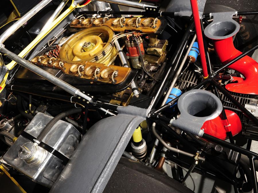 Моторный отсек Porsche 917-10 Interserie Spyder 1972 года  (фото 10 из 17)